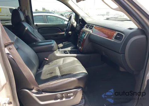 2007 Chevrolet Suburban 1500 Ltz z USA, uszkodzony, nr VIN 3GNFC16017G185557